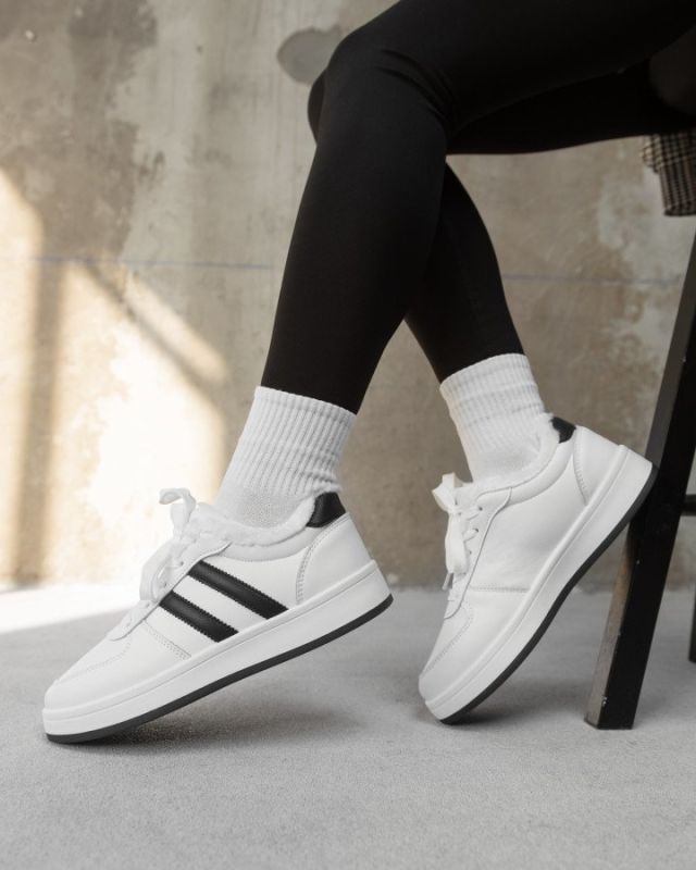 Зимові жіночі кросівки white/black JH130-3 ВТ0498
