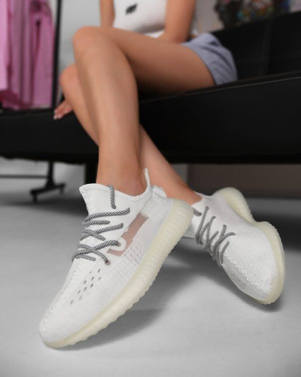Жіночі кросівки boost білі ВТ1004