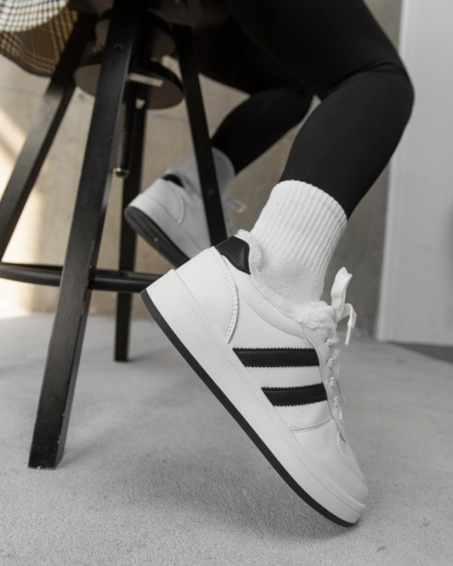 Зимові жіночі кросівки white/black JH130-3 ВТ0498