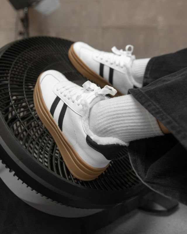 Жіночі кросівки lezer black /white WA 40-4 ВТ0505