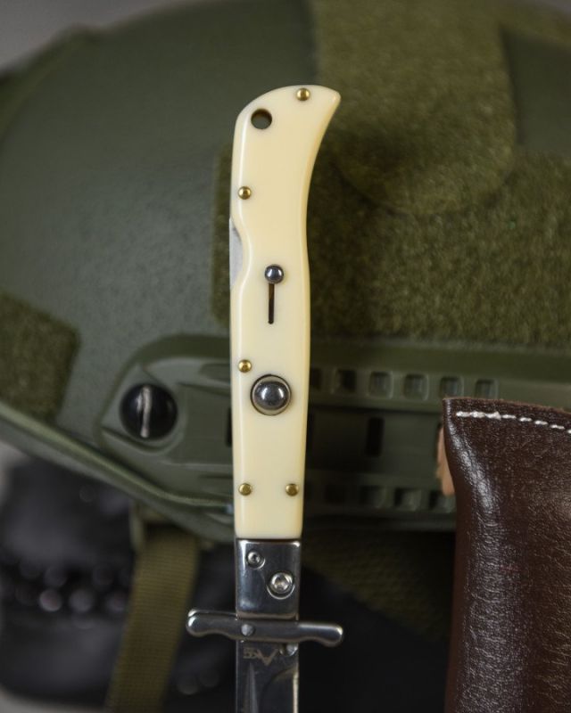 Ніж викидний AKC bone ВТ4768