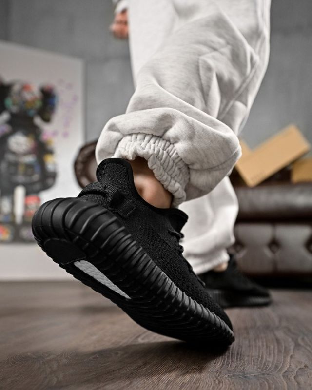 Жіночі кросівки izi total black РН5242