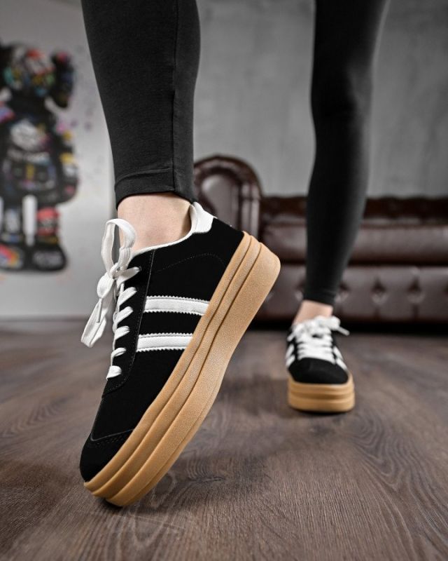 Жіночі кросівки crosti black /white НП4535