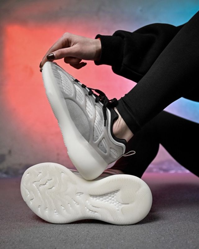 Жіночі кросівки white black ОР6374