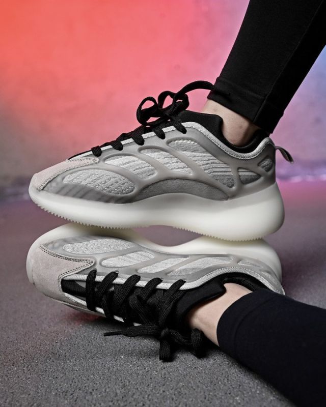 Жіночі кросівки white black ОР6374