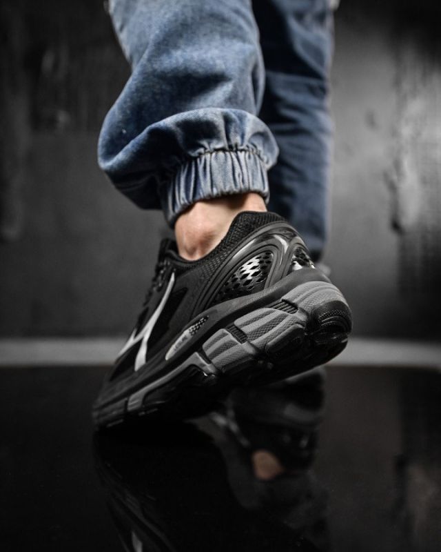 Чоловічі кросівки meizy A3089-1 black ДЛ63959