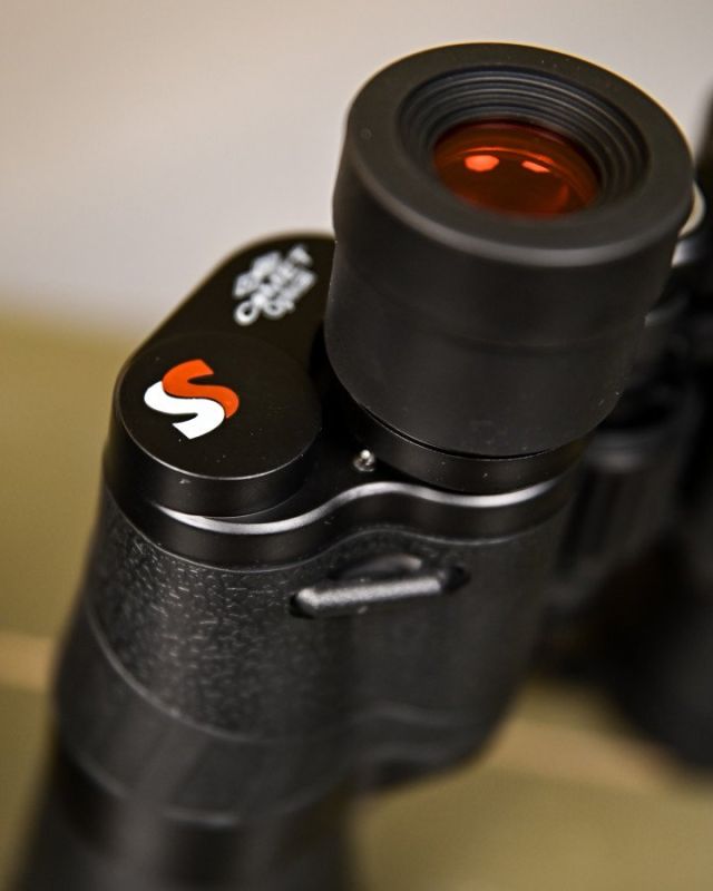 Бінокль Comet AXP203 7x50 чорний, чохол в комплекті