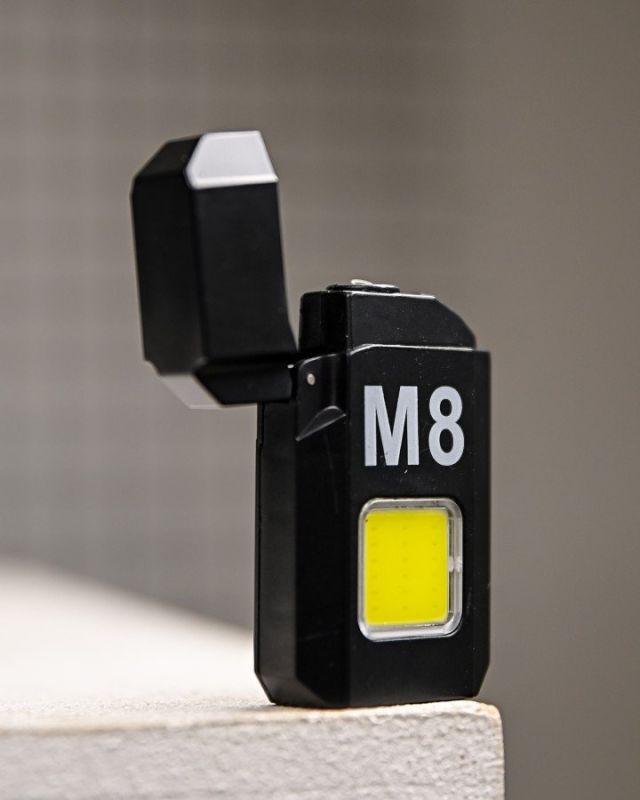 Електроімпульсна запальничка M8 USB з ліхтариком ПП8038