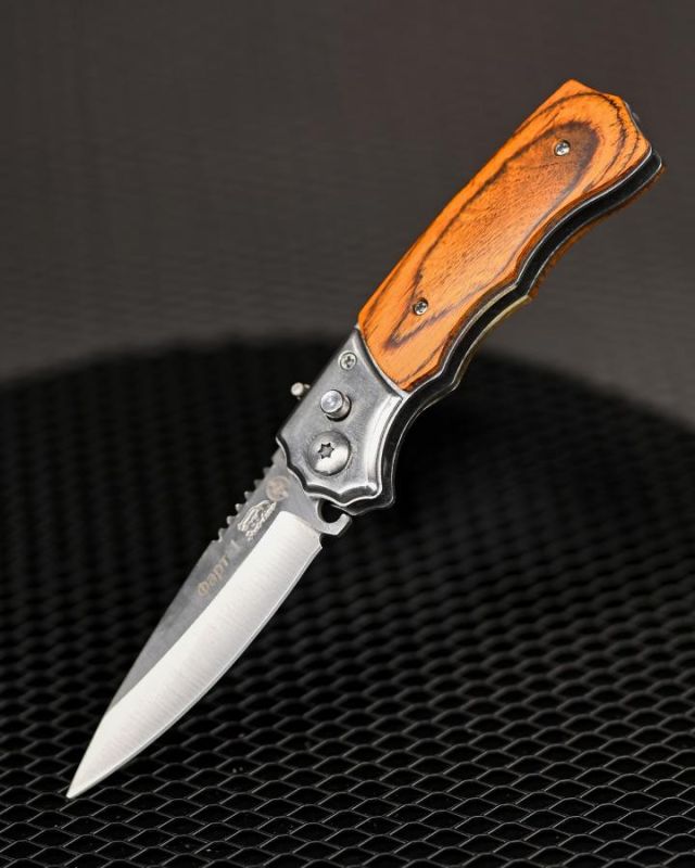 Ніж викидний wood ВТ6954