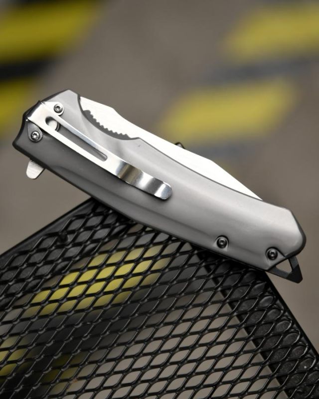 Ніж викидний Mastiff carbon ВТ4766