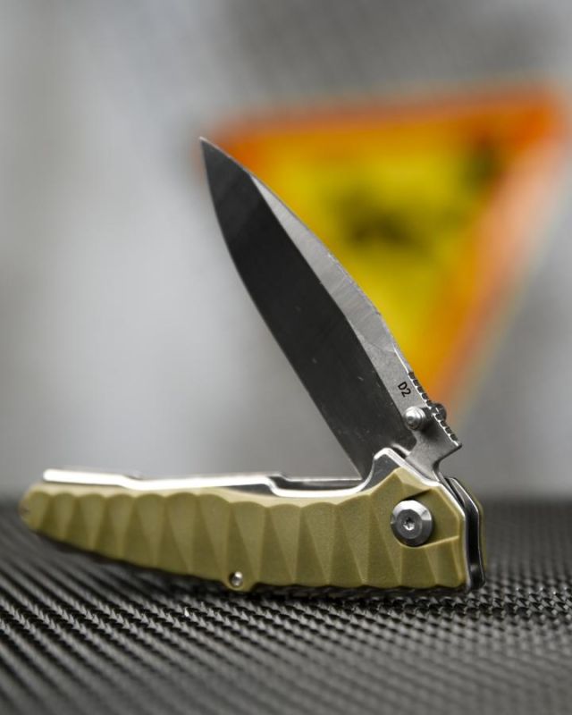Ніж викидний D2 oliva ВТ5337