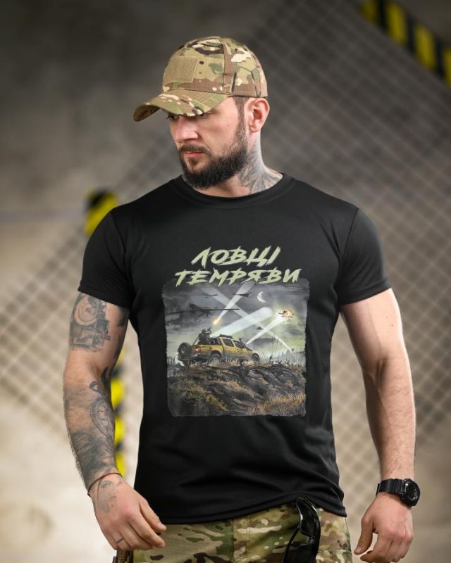 Тактична футболка BORN OF WAR Ловці темряви Black ВТ4724