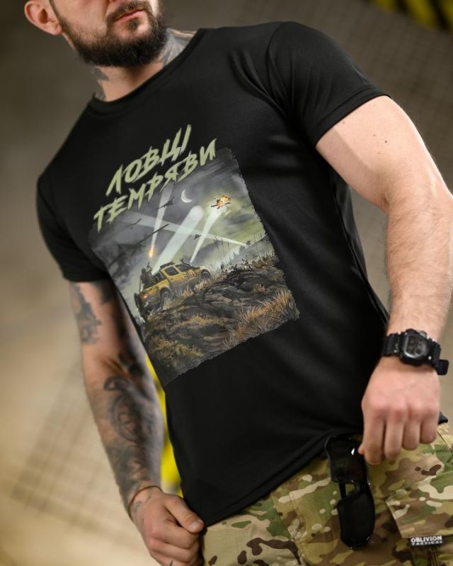 Тактична футболка BORN OF WAR Ловці темряви Black ВТ4724