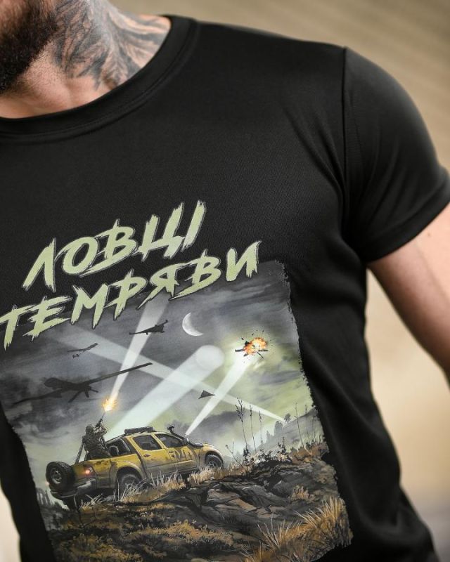 Тактична футболка BORN OF WAR Ловці темряви Black ВТ4724