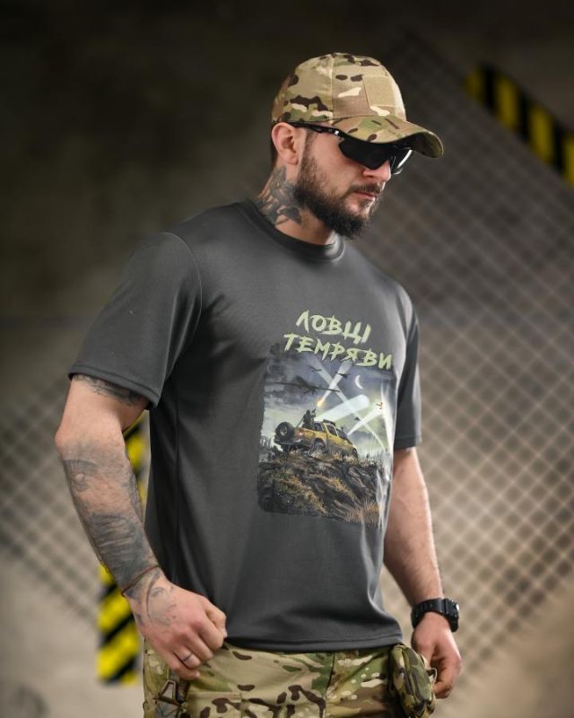 Тактична футболка BORN OF WAR Ловці темряви grey ВТ4733