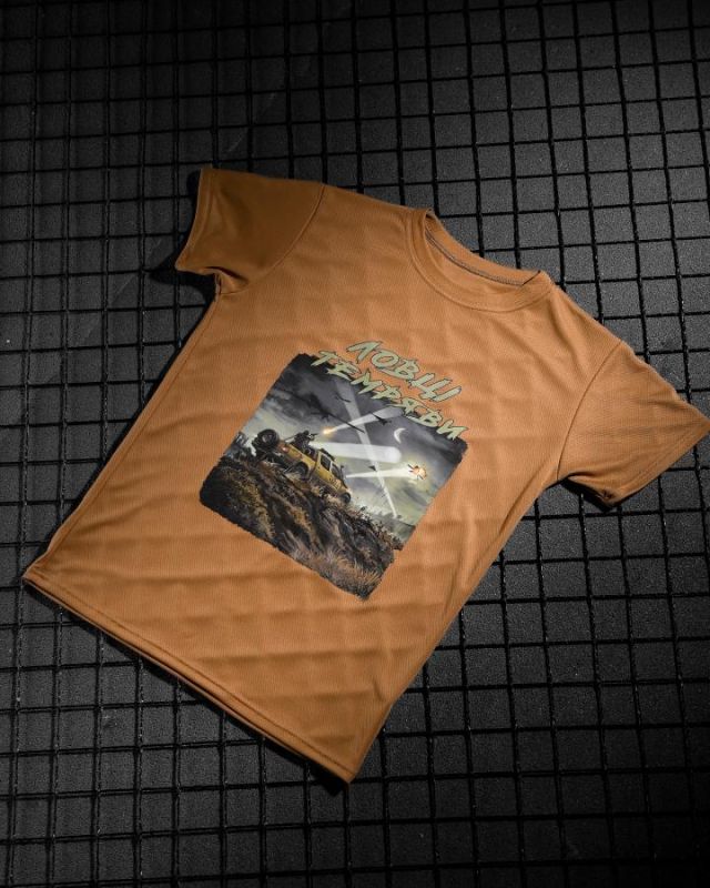 Тактична футболка BORN OF WAR Ловці темряви coyot ВТ4727