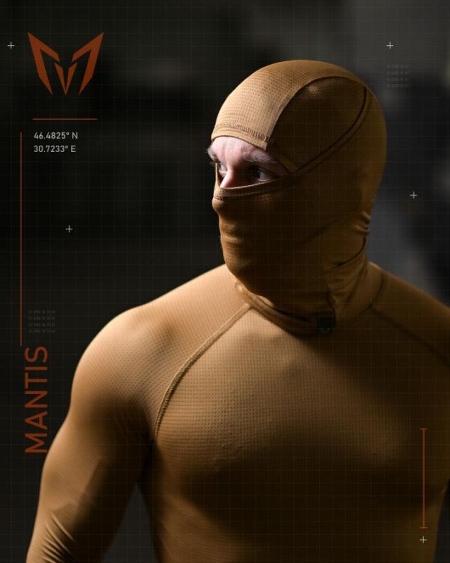Тактичний лонгслів з балаклавою MANTIS® Phantom LS Combat Shirt - Coyote