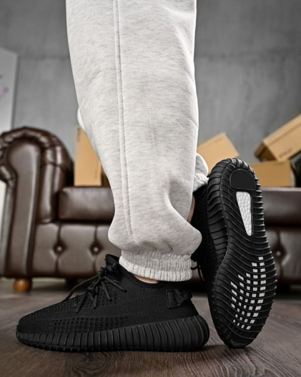 Жіночі кросівки izi total black РН5242