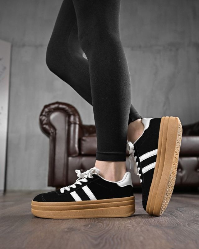 Жіночі кросівки crosti black /white НП4535